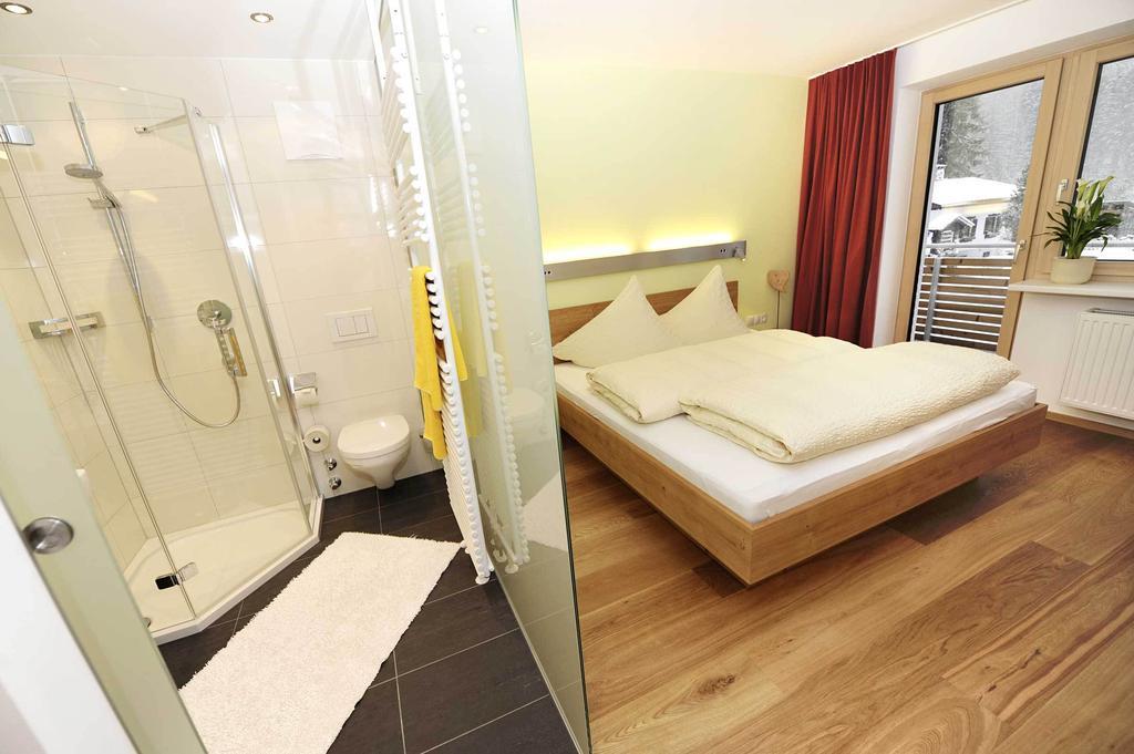 Valbella Bed & Breakfast Partenen Zimmer foto